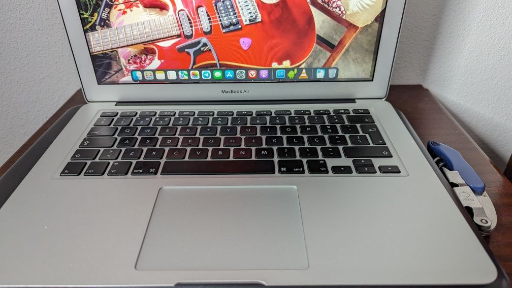 MACBOOK air core I5