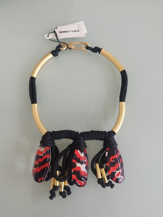 lindo colar Bimba Y Lola nunca usado