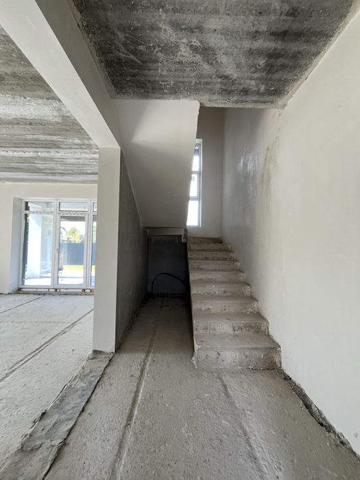 Продається будинок 140 м2 готовий до ремонту. Можливий обмін.