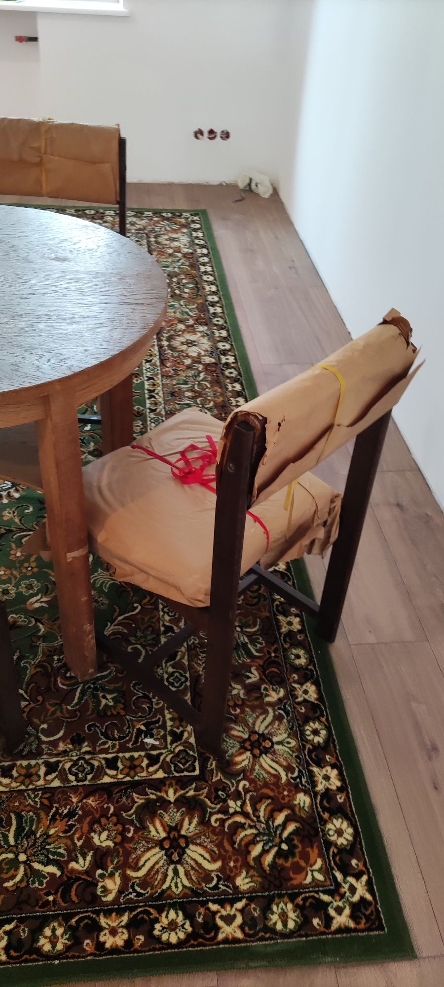 Krzesła PRL 4 sztuki, nie używane
