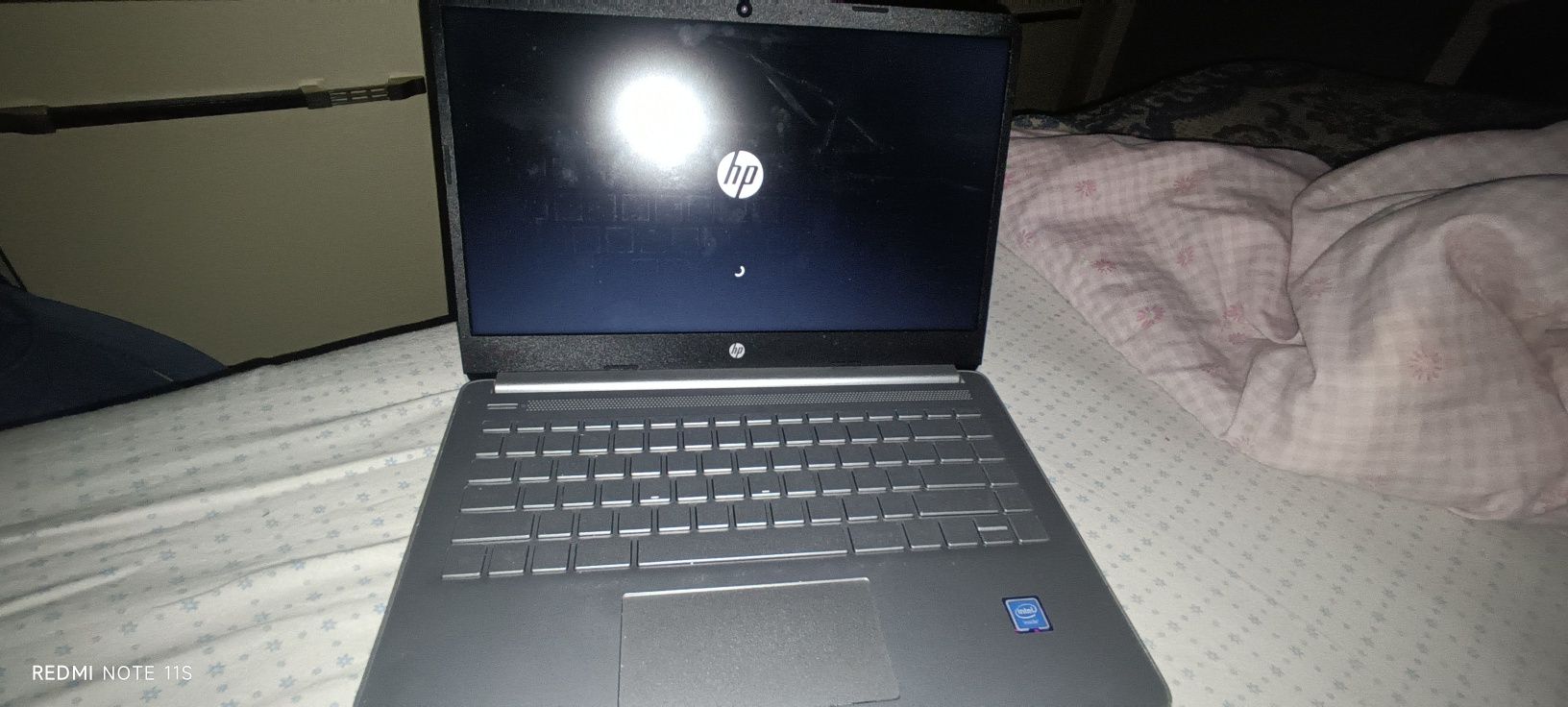 Vendo meu PC portátil HP + rato