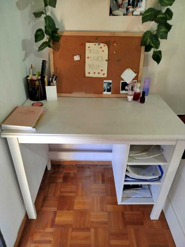 Secretária Branca Brusali IKEA