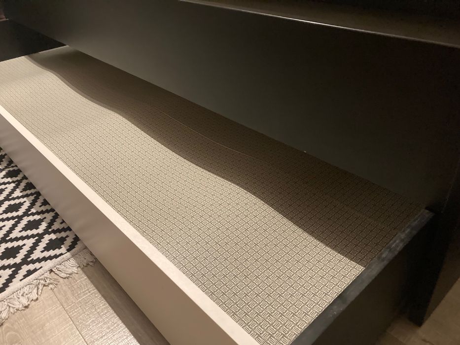 Kanapa z podnoszonym stelażem i szufladą Young Users