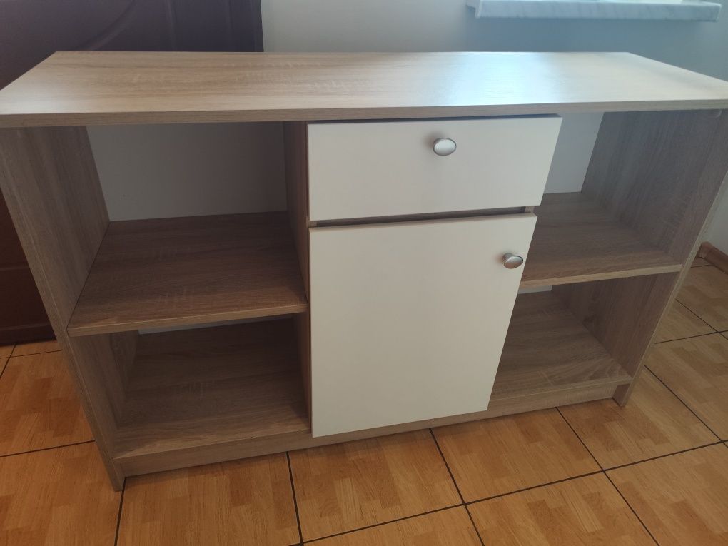Komoda dąb Sonoma z białymi dodatkami