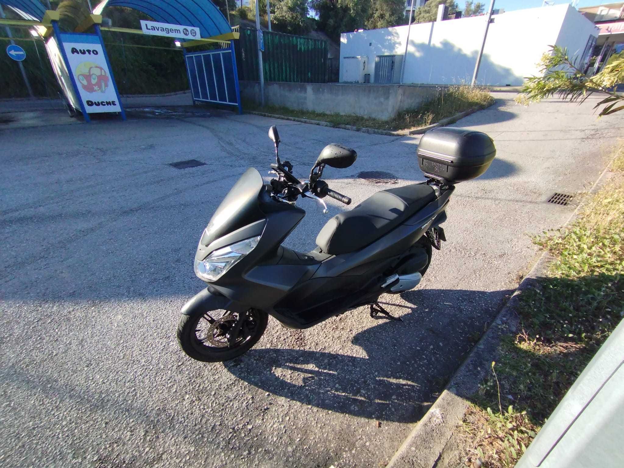 Mota PCX impecável