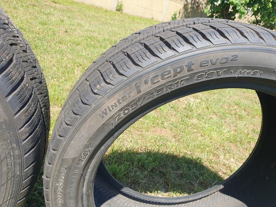 205/45 R17 Dwie opony zimowe 88V Hankook Winter 2020r