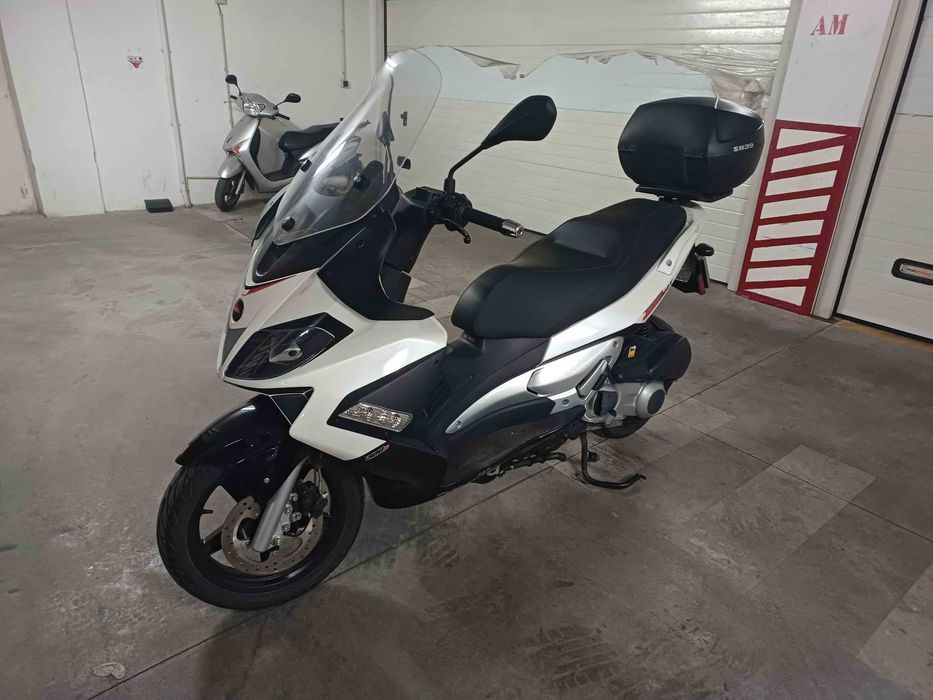 Maxi Scooter Aprilia