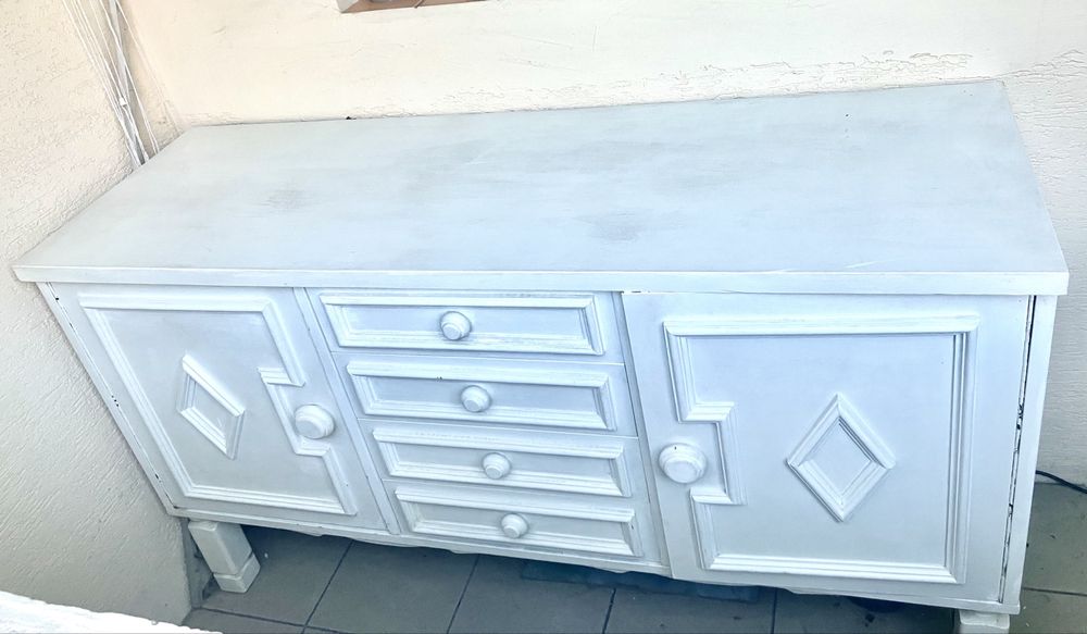 Biała komoda po Babci