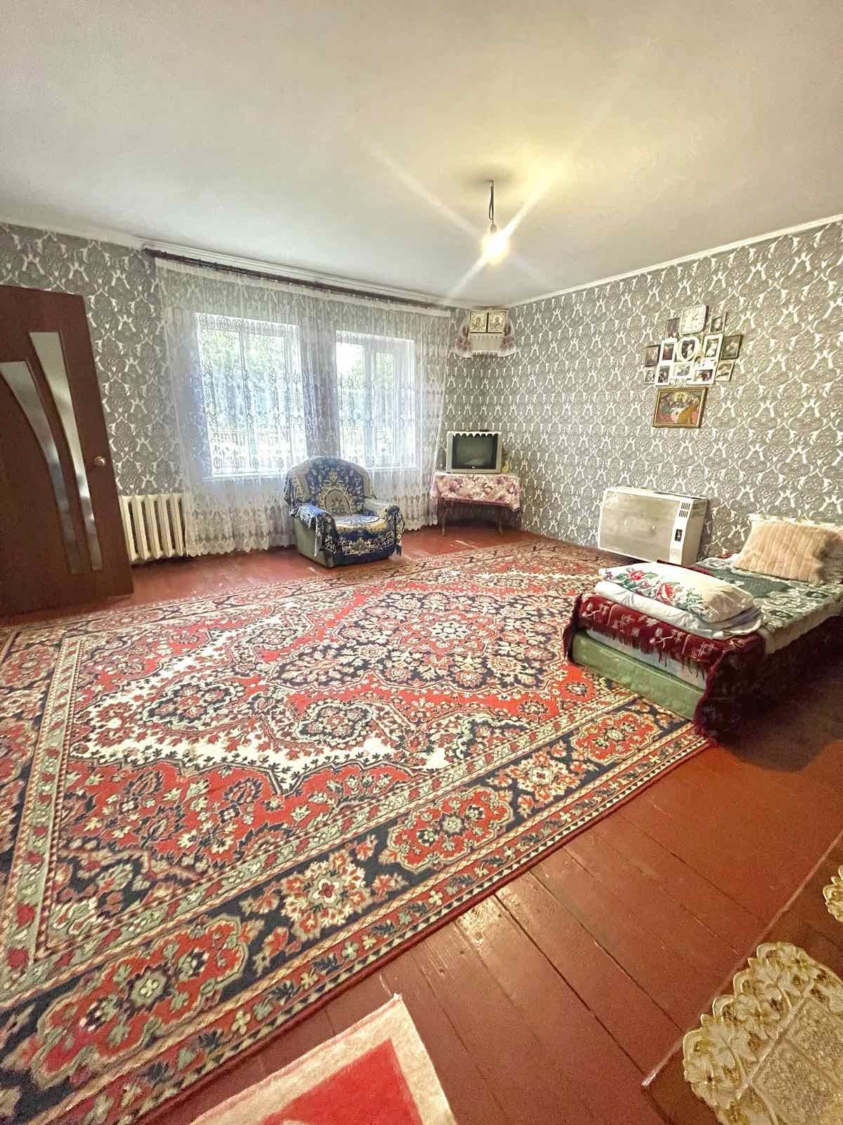 Будинок в передмісті Чернігова в Старому Білоусі.