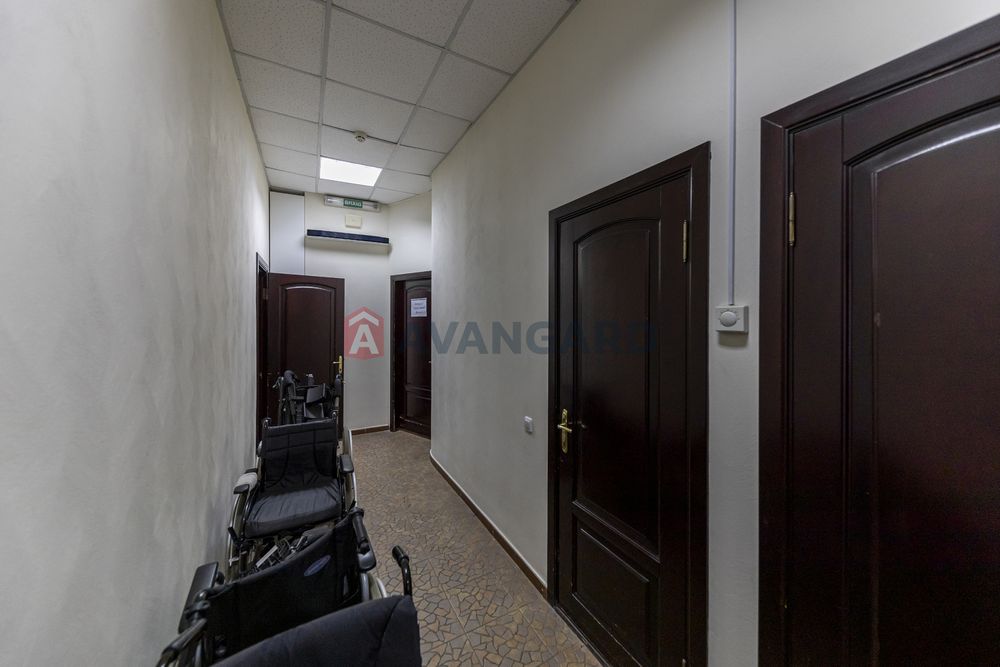 Продаж приміщення 217м2., вул. Амосова 4.