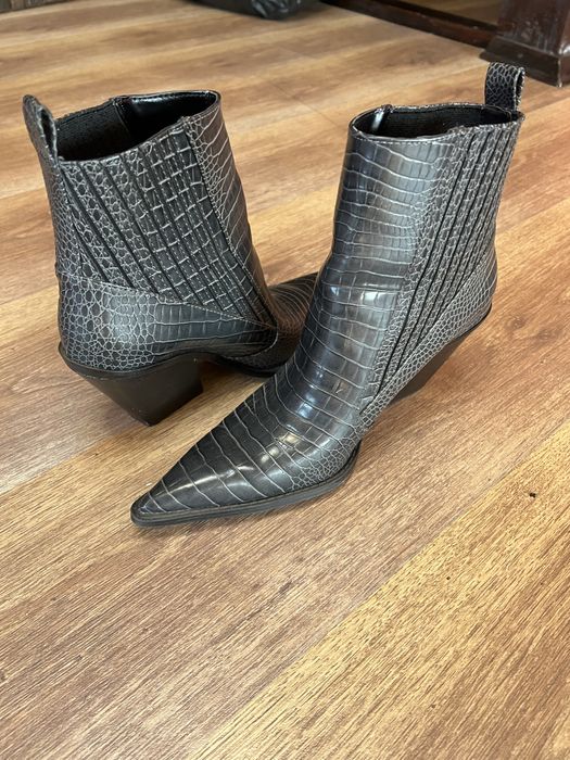 Ботінки -казачки. “Zara”