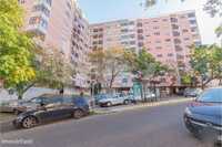 Apartamento T2 com garagem e arrecadação à venda na avenida do Brasil,