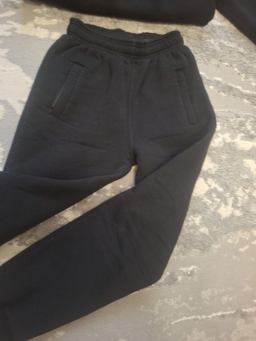 Утеплений спортивний костюм для хлопчика.