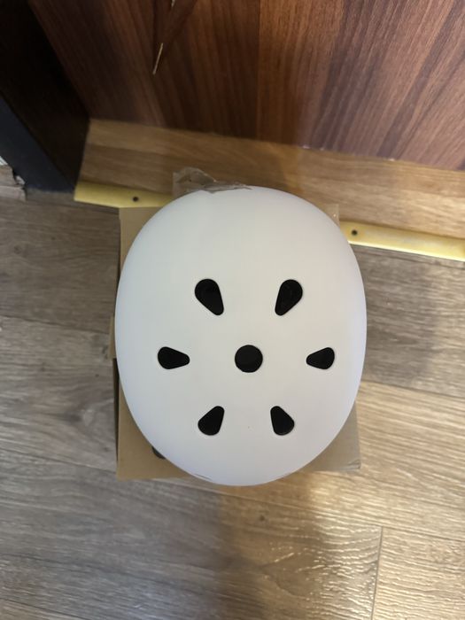 Шлем Lionelo helmet white