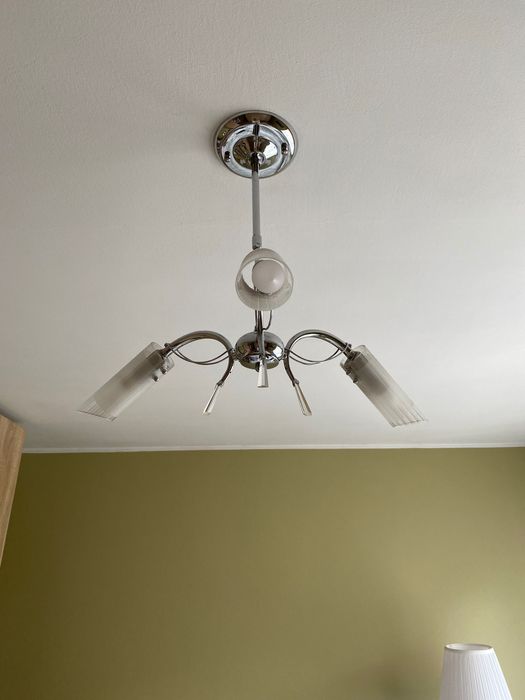 Lampa wisząca z trzema kloszami