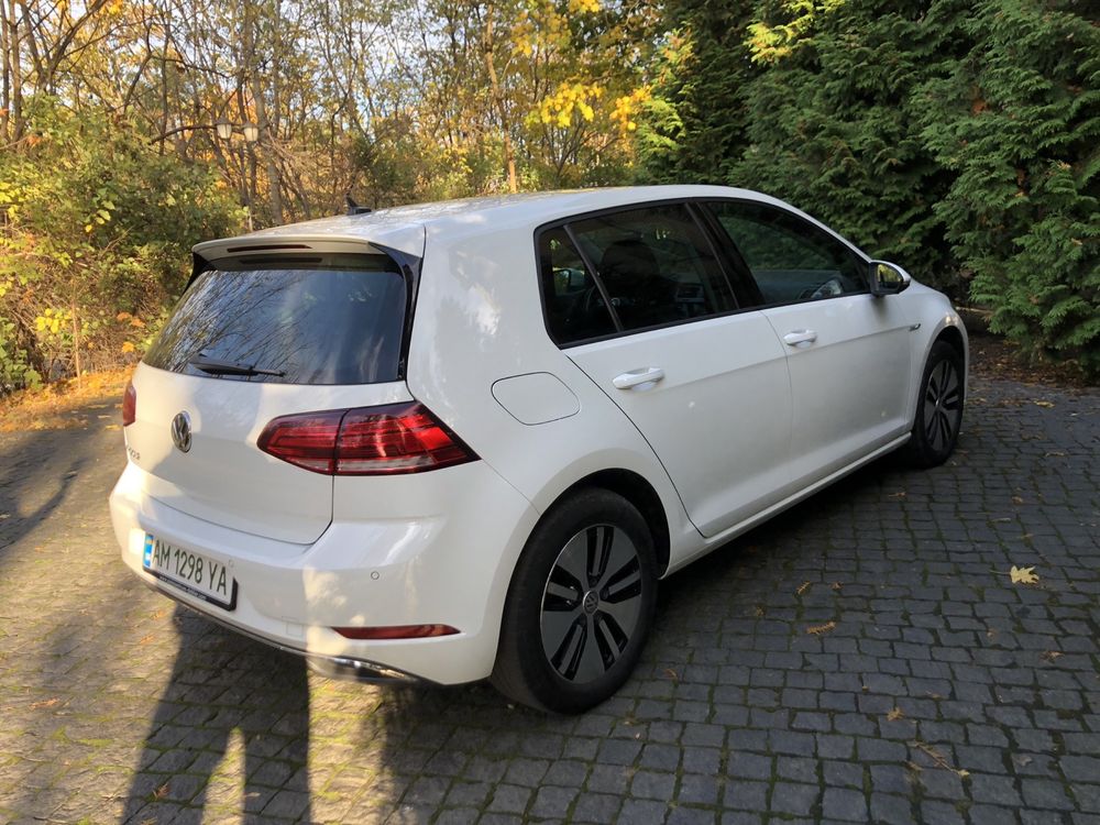 Volkswagen E - Golf. 2021р. Фольксваген Е - Гольф