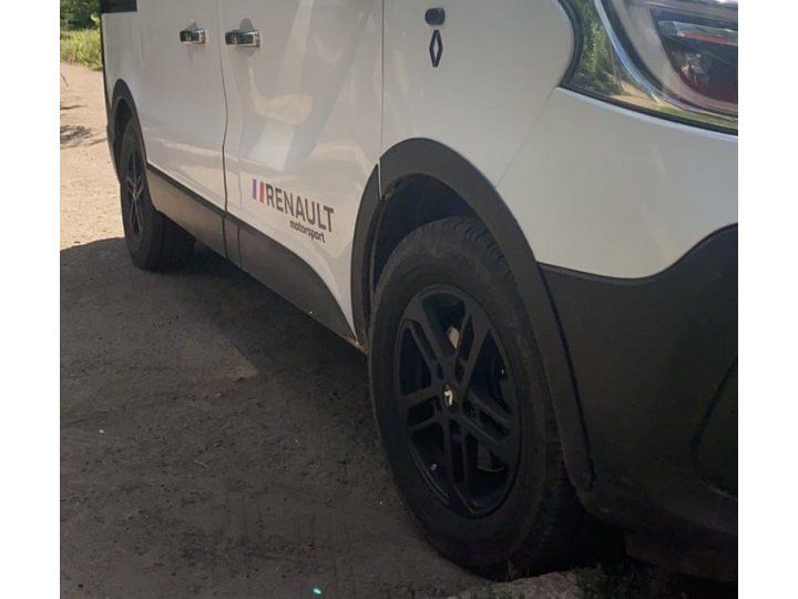 Renault Trafic 2015+ Накладки на арки (черные)