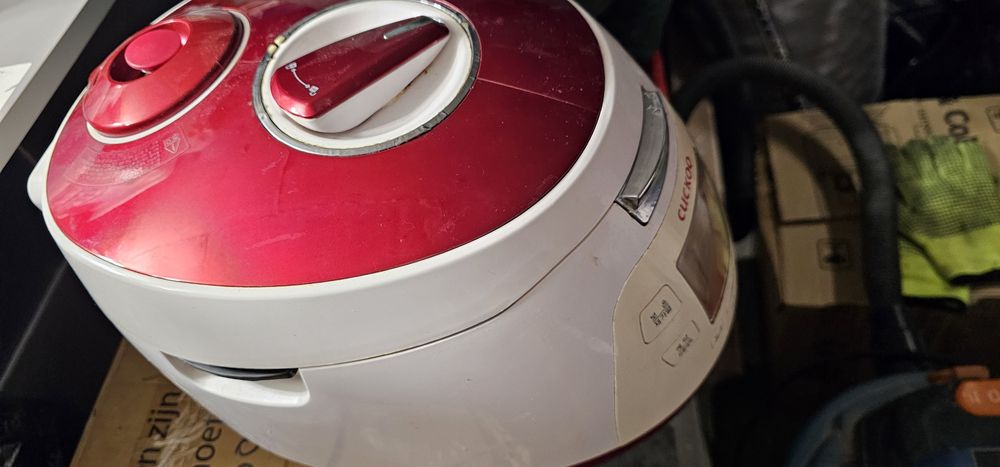 Рисоварка, мультиварка CUCKOO.  Не робоча.