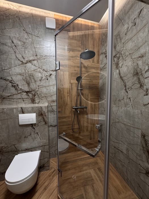 Продається сучасна, велика, нова 2-х кімнатга квартира.