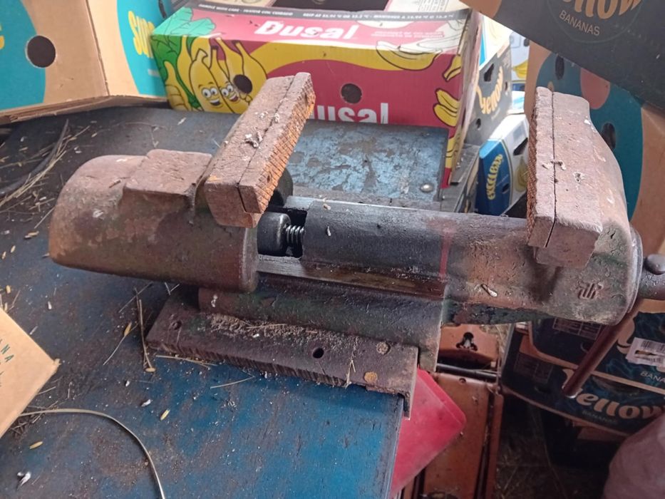 Solidne imadło sprawne szczęki 16 cm waga 43 kg niespawane (WYSYŁAM)