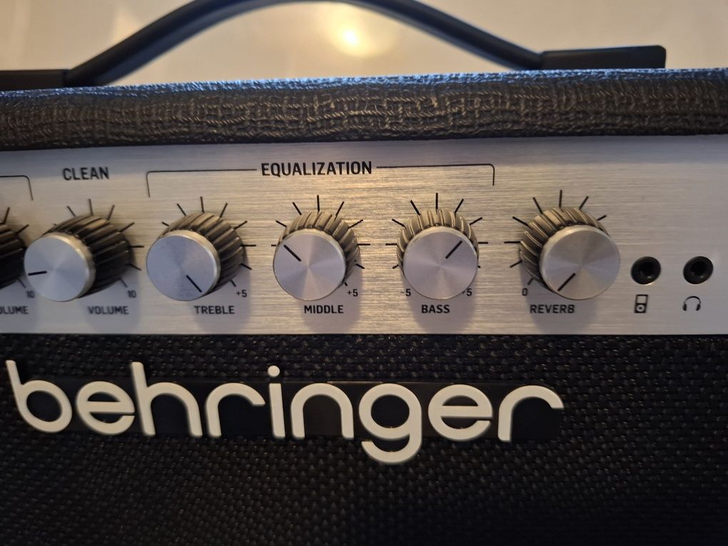 Behringer HA-20R Combo gitarowe 20W