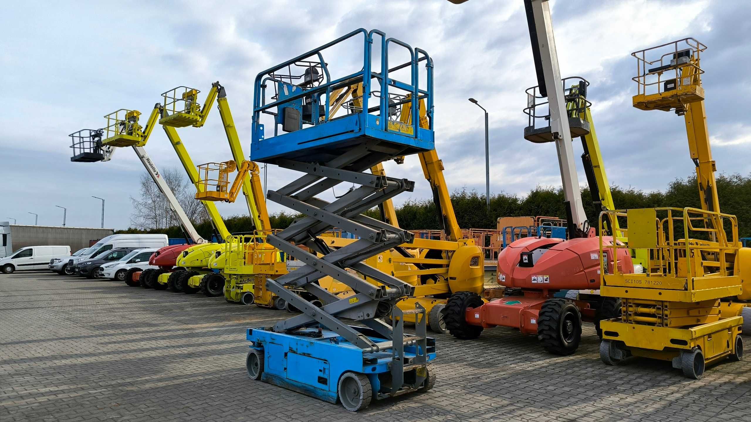 Podnośnik nożycowy GENIE GS 2646 rok 2008 cena netto 16900 zł