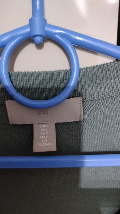 Sweterek do zapinania