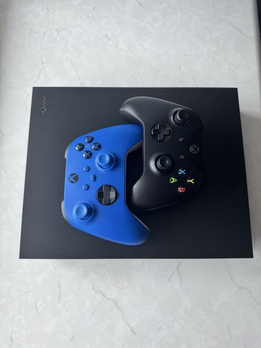 Приставка Xbox One X 1 ТБ