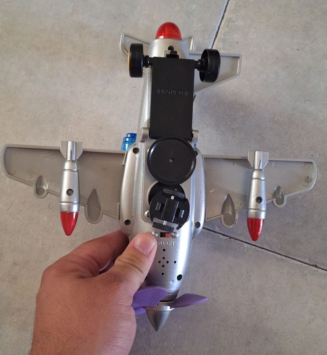 Avião Militar AirWar c/ Luzes e Som