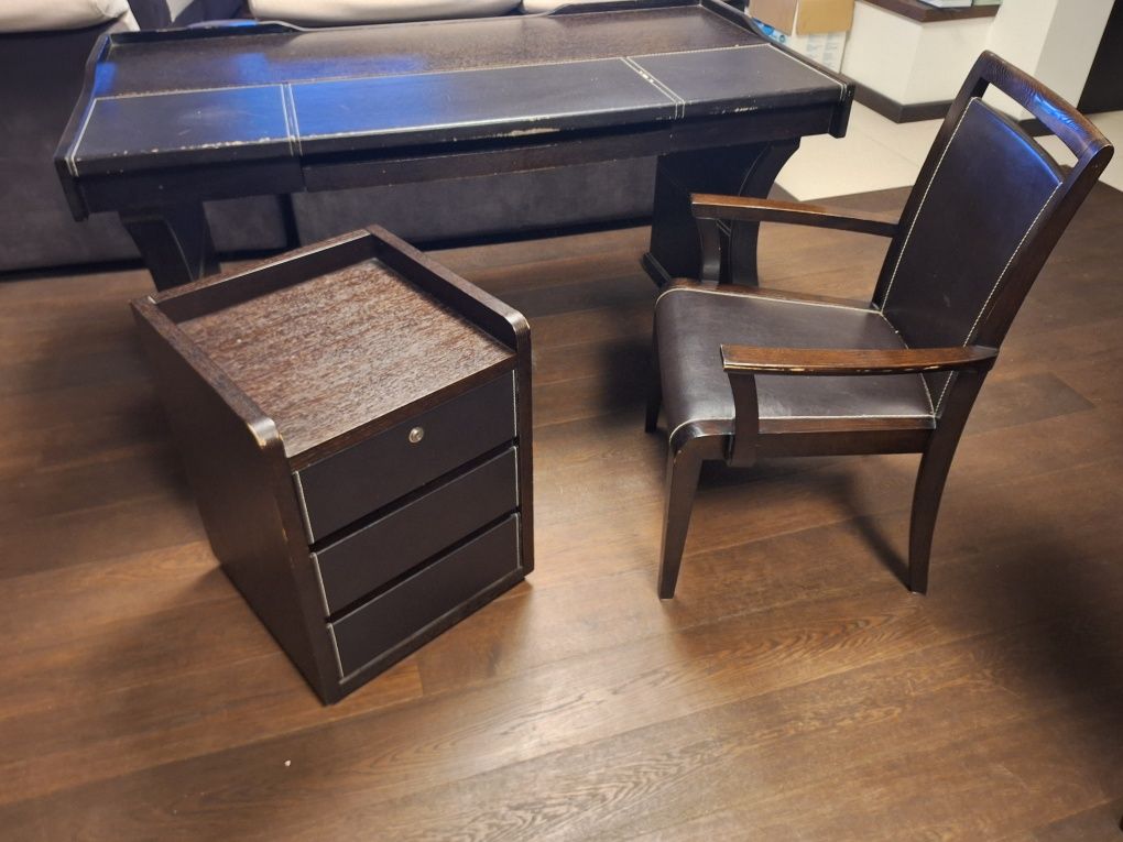 Biurko z krzesłem i kontenerkiem