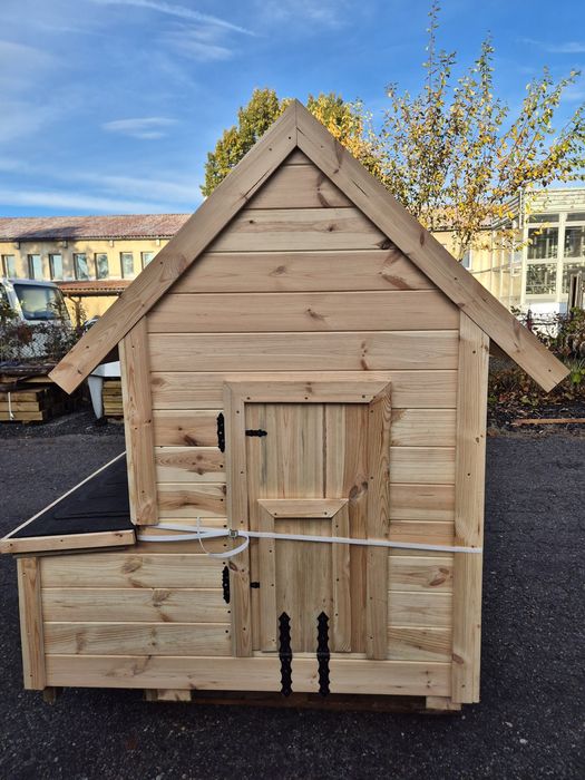 Kurnik ocieplony nowy. Okno pcv. Podłoga  Linoleum Jajecznik  Producen