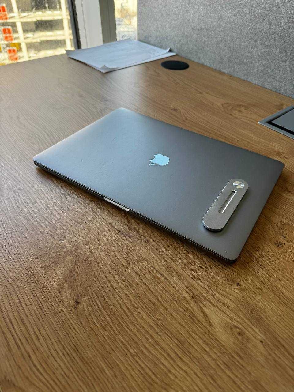 Apple MacBook Pro 16" 2019 I Touch Bar I 16 GB I 1 TB