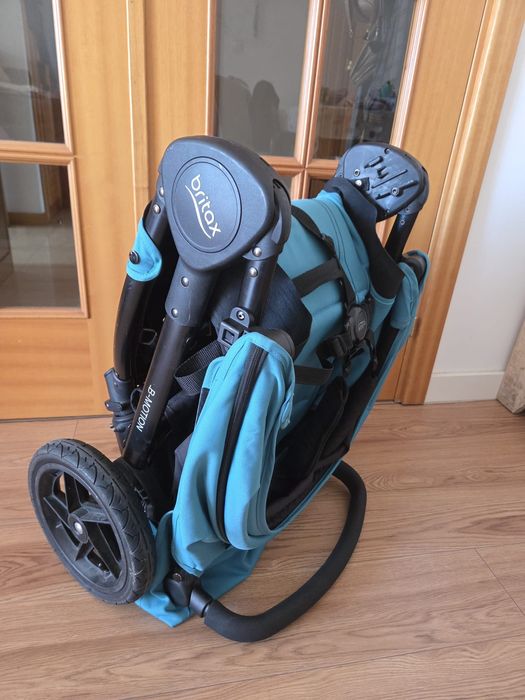 Cadeira Auto Ovo (base isofix) + Carrinho passeio Britax Romer