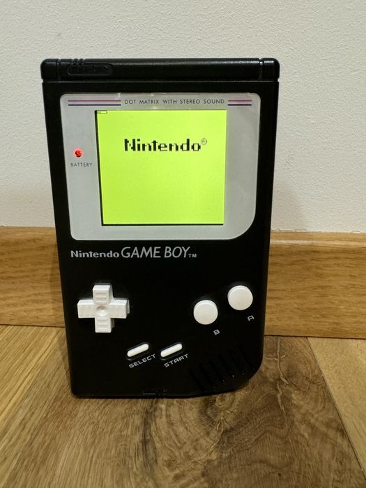 Game Boy podświetlany ekran