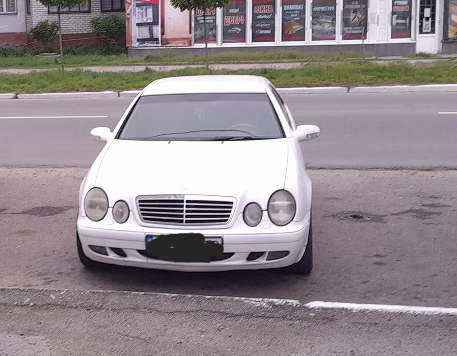 Mercedes CLK 208 купе 4.3л