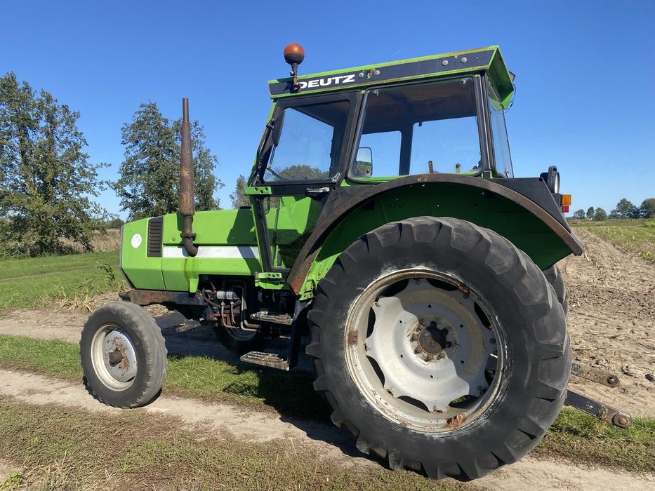 Traktor DEUTZ-FAHR DX85 . Sprowadzony .