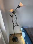 Stylowa stojąca lampa
