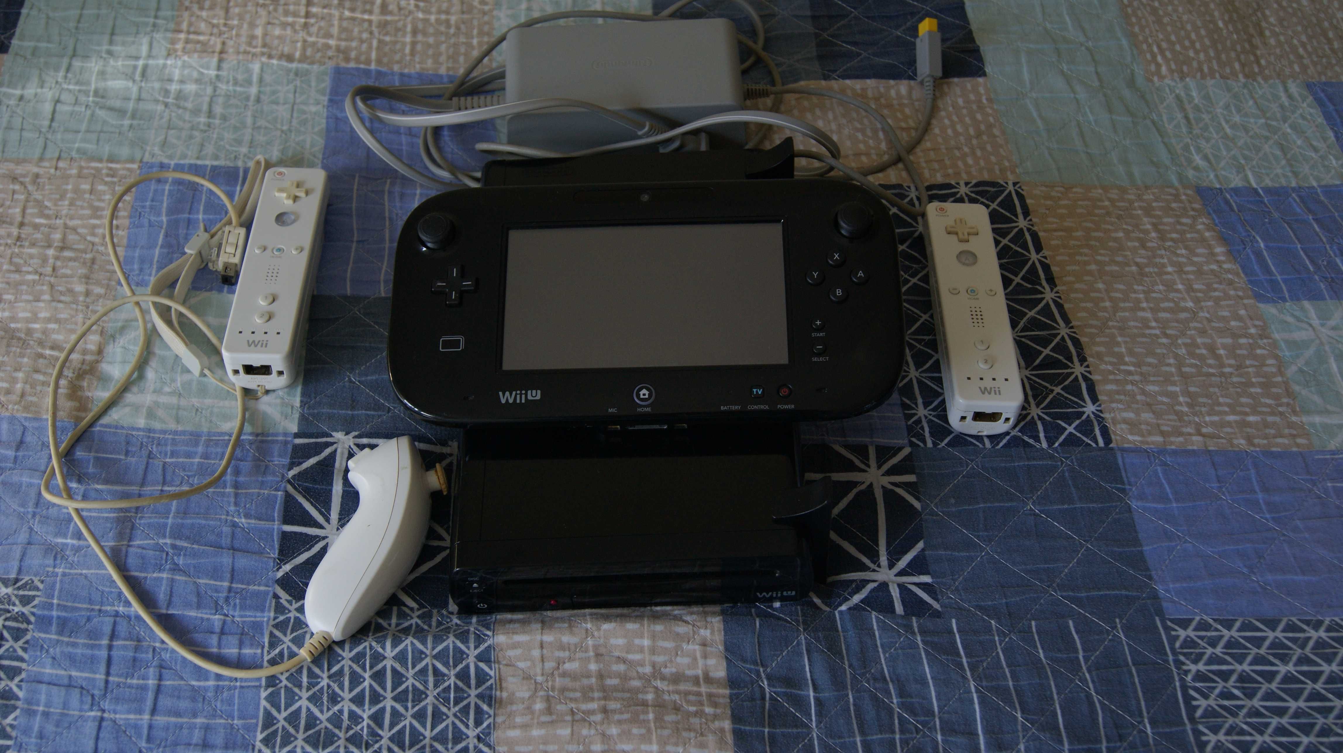 NINTENDO Wii U c/ acessórios e Wii Remote