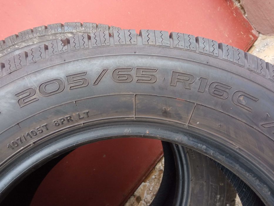 Opony zimowe 16", 205/65R16 C