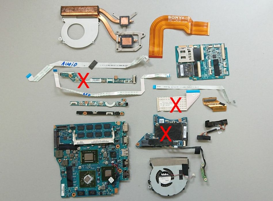 Sony Vaio VPCSB PCG-41216L. Разборка. Шлейф кулер радиатор, петли.