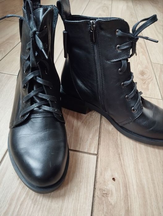 Жіночі практичні черевички.Шкіра натуральна,овчина,новенькі,розмір 39.