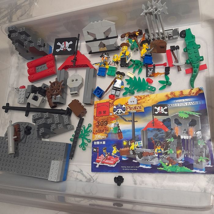 Lego на вагу, піратська тематика - 4 кг. Ціна за все 1200