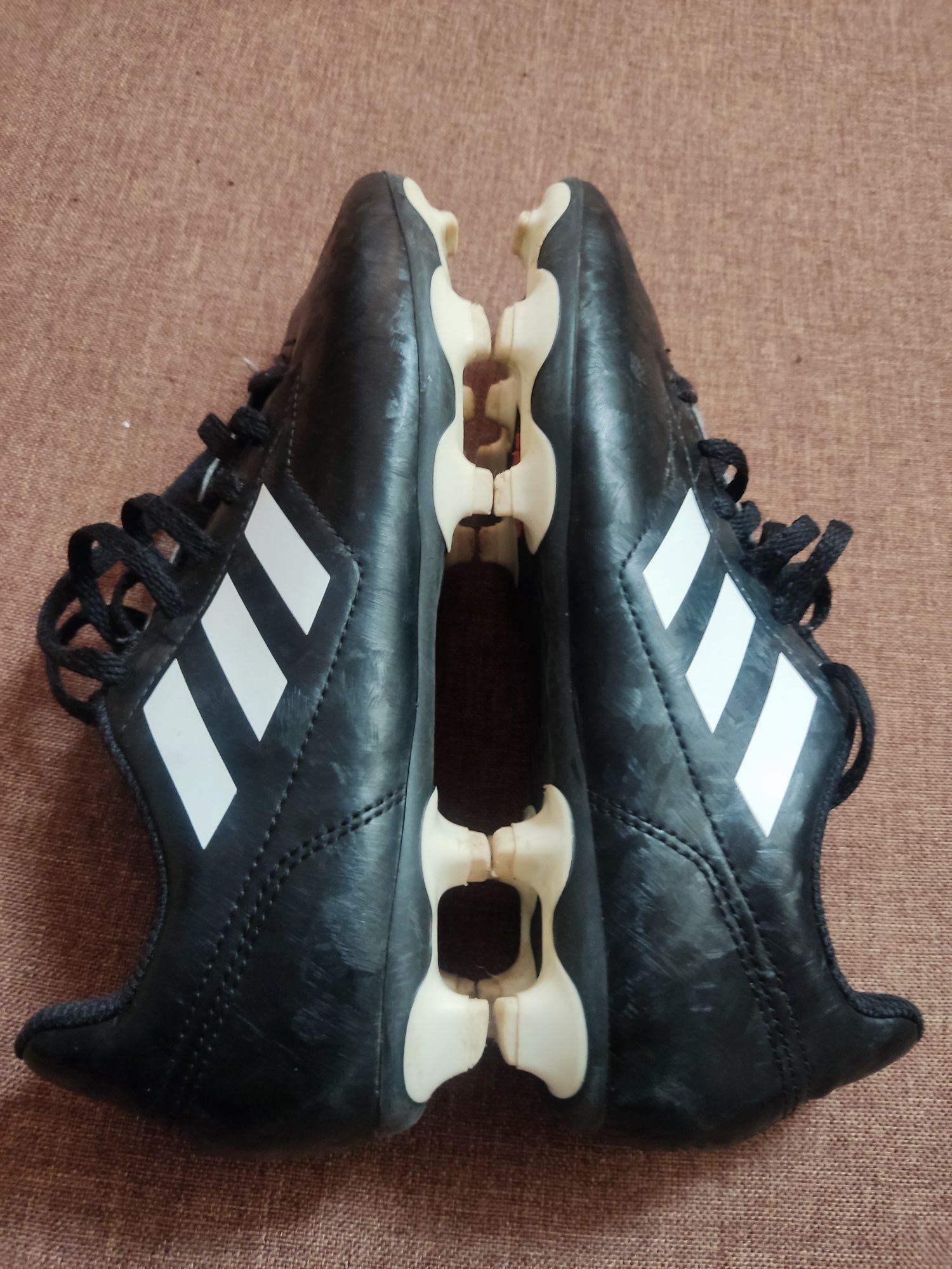 Продам бутси . Adidas