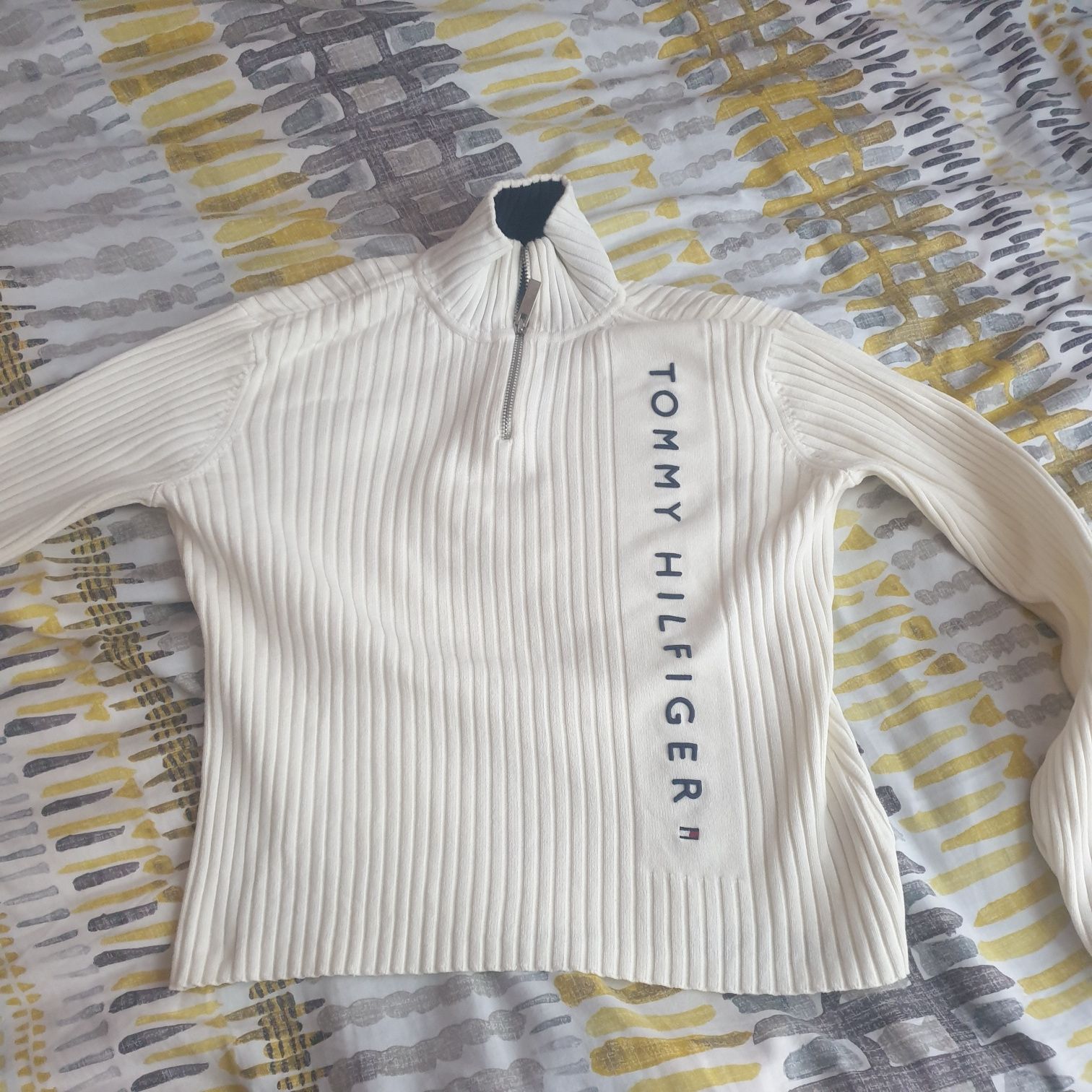 Sweter Tommy Hilfiger bardzo ładny rozmiar M lub S