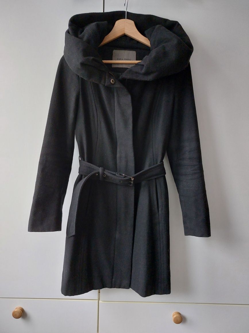 Czarny płaszcz Zara r. xs z pięknym kapturem