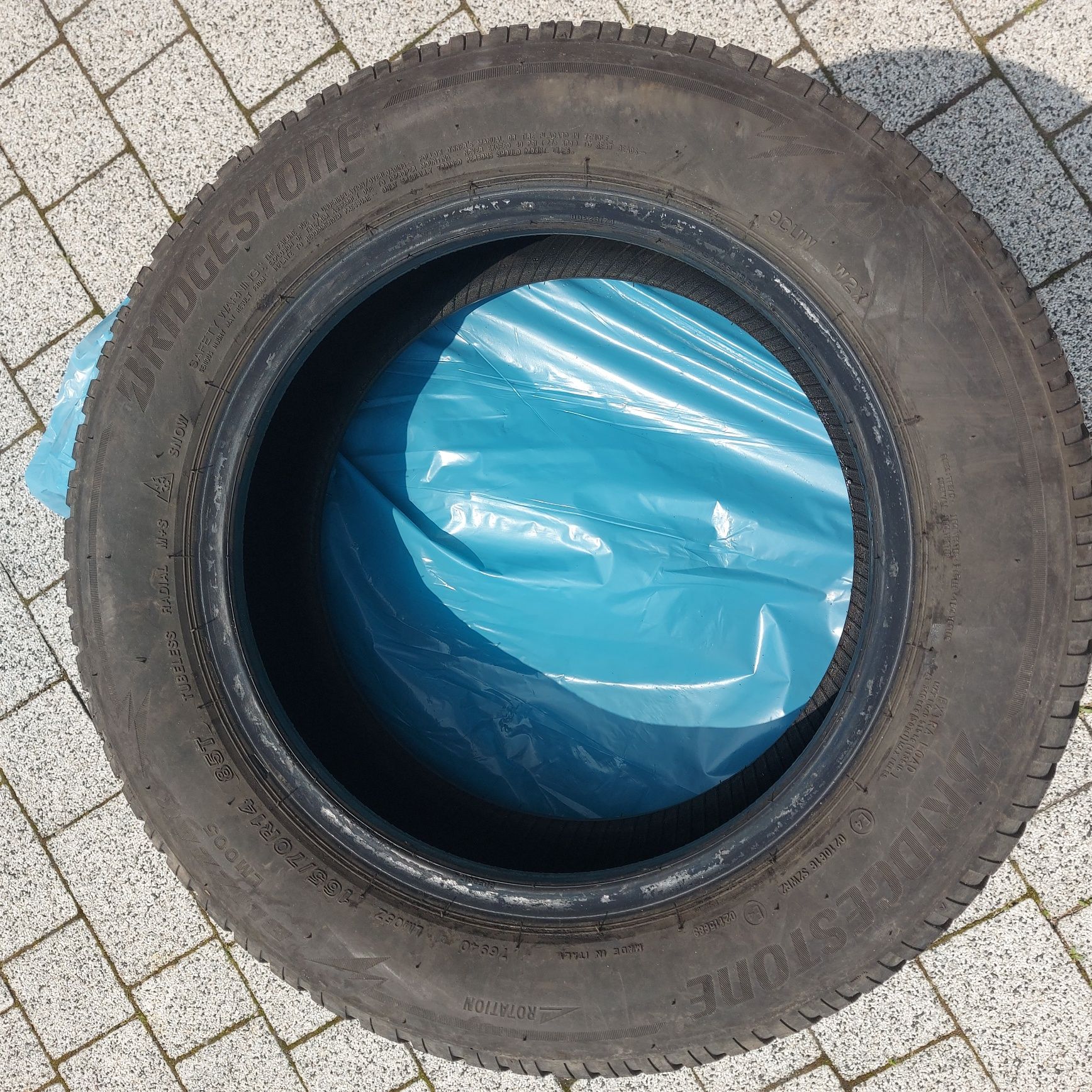4 opony zimowe Bridgestone 165/70 R14 używane