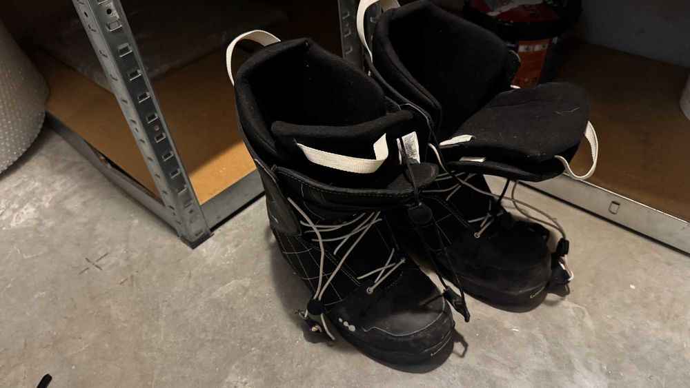 Deska snowboardowa CRAZY CREEK + wiązania + buty + kask + spodnie