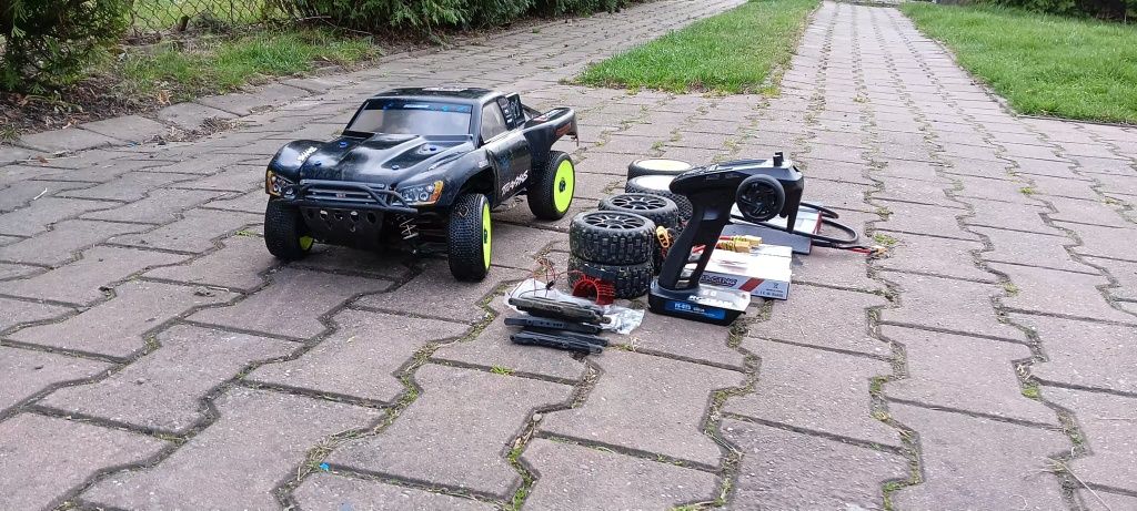 Auto RC traxxas slash