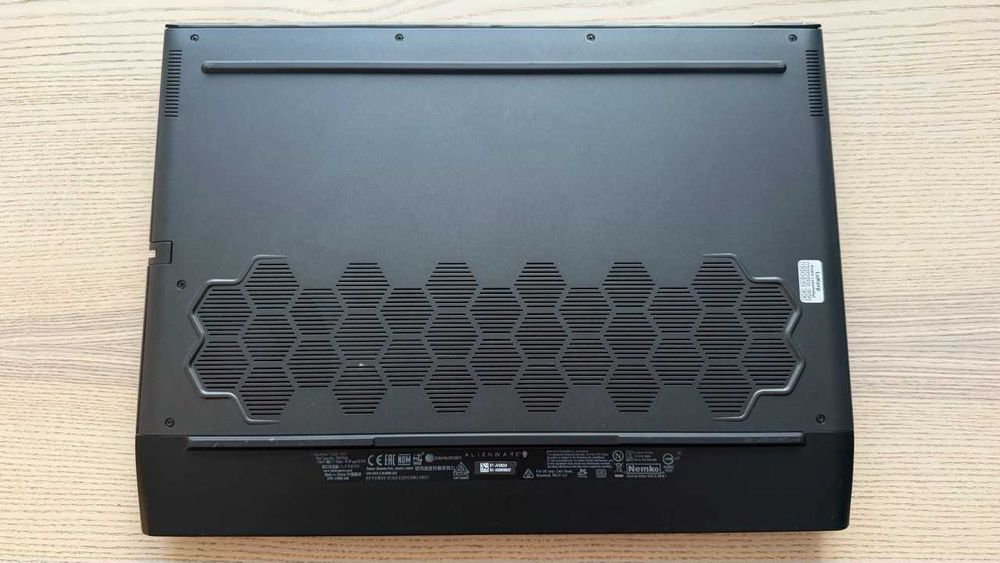 Alienware M15 R3 i7-10750H/RTX 2070 Super 8GB/16GB RAM/1TB SSD/300Hz