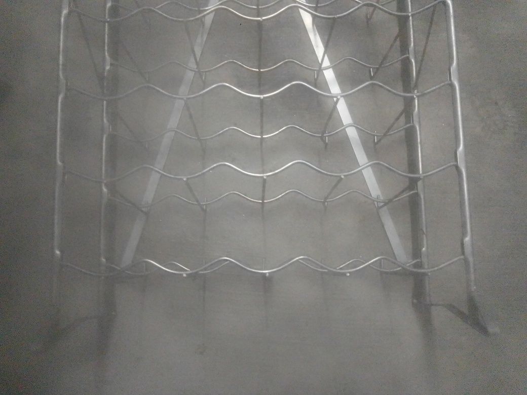 Garrafeira. Em ferro galvanizado- REBAIXA PRECO